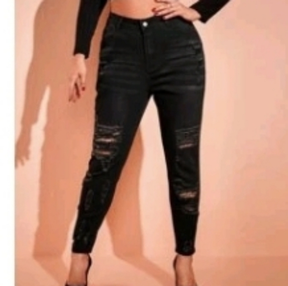 SHEIN CURVE BRAND NEW DISTRESSED BLACK SKINNY JEANS SZ 3X